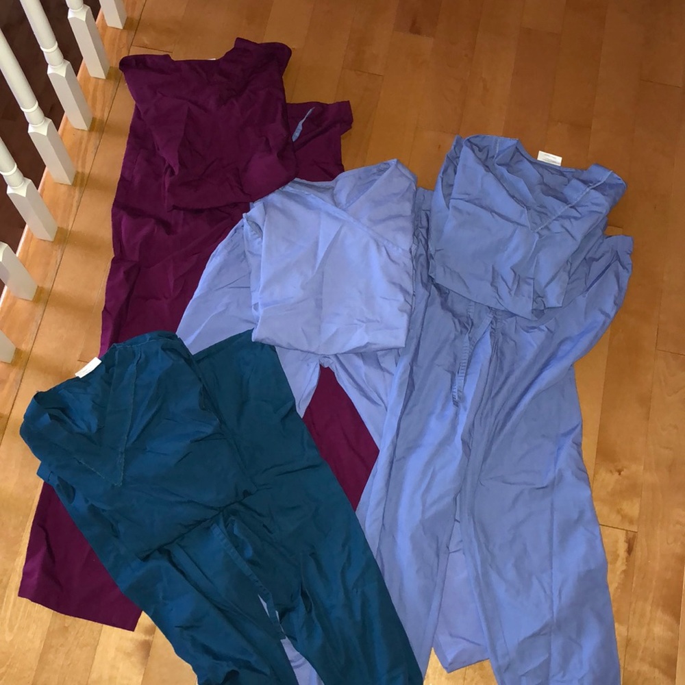 4 scrub set